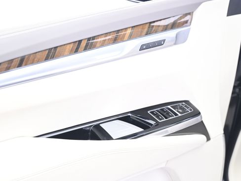 Used 2025 Cadillac Escalade Sport Platinum AWD/4WD image 29