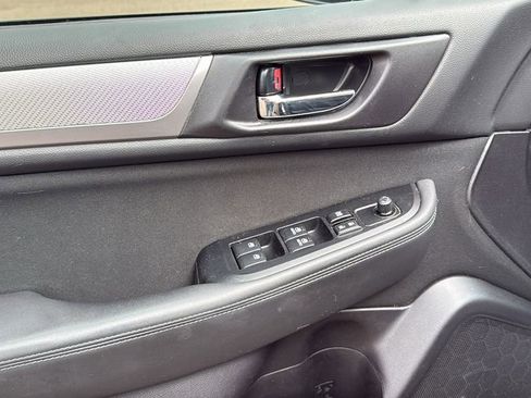 Used 2016 Subaru Outback 2.5i Premium image 18