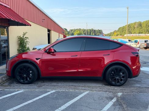Used 2023 Tesla Model Y Long Range AWD/4WD image 2