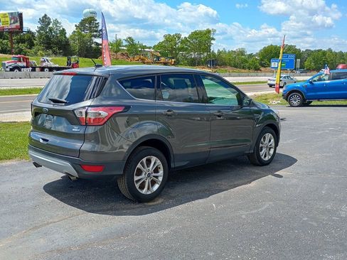 Used 2017 Ford Escape SE AWD/4WD image 5