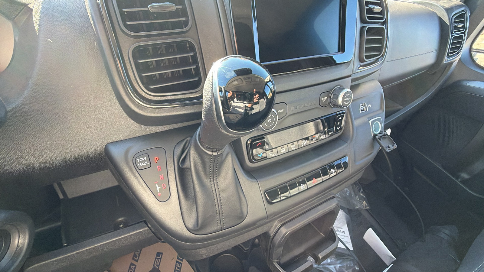 New 2027 RAM ProMaster 2500 w/ Convenience Group FWD image 24