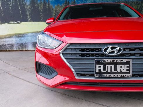 Used 2020 Hyundai Accent SE FWD image 39
