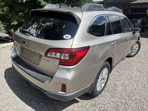 Used 2016 Subaru Outback 2.5i Premium AWD/4WD image 4