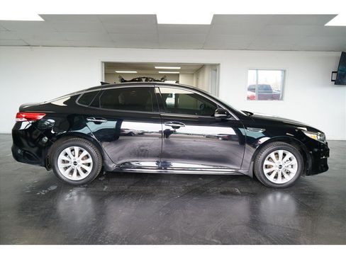 Used 2018 Kia Optima EX image 8