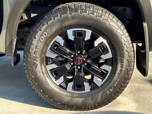 Certified 2023 Nissan Frontier PRO-4X w/ Technology Package image 7