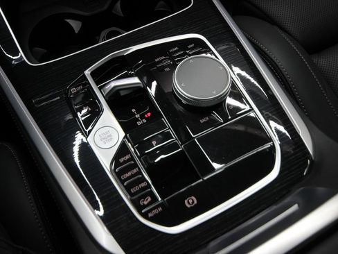Used 2025 BMW X5 xDrive40i w/ M Sport Package AWD/4WD image 33