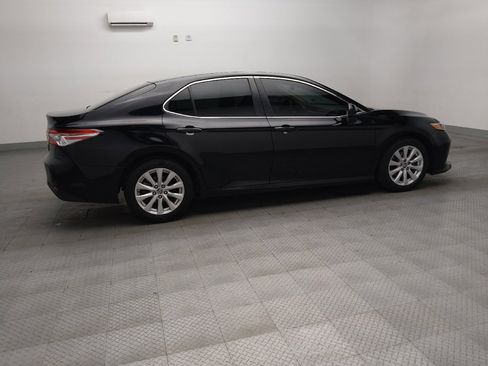 Used 2018 Toyota Camry LE FWD image 10