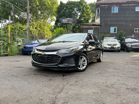 Used 2019 Chevrolet Cruze LT FWD image 3