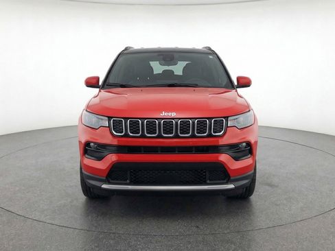 Used 2025 Jeep Compass Limited AWD/4WD image 2