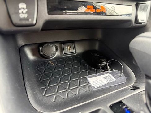 Used 2025 Toyota RAV4 XLE image 17