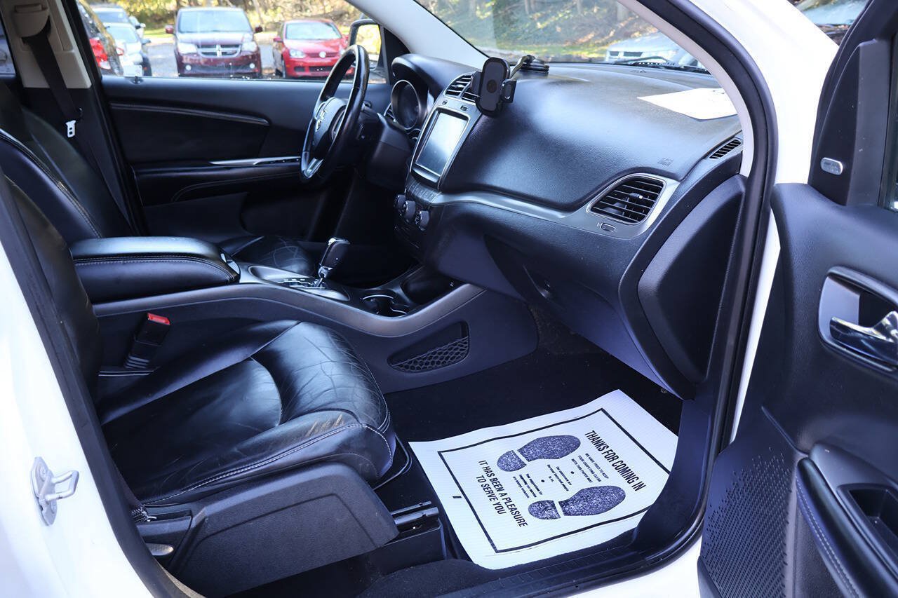 Used 2016 Dodge Journey Crossroad w/ Rear Seat Video Group I FWD image 22