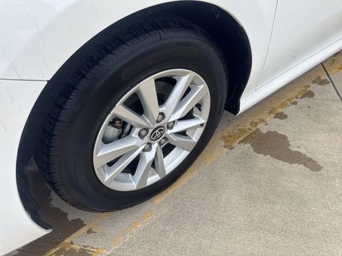 Used 2025 Toyota Camry LE image 9