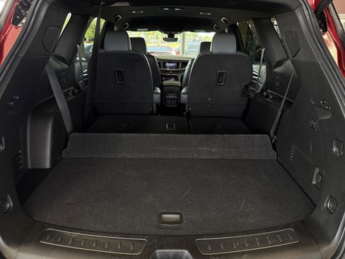 Used 2024 Buick Enclave Premium image 28