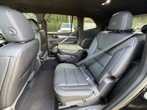 New 2026 Buick Enclave Sport Touring w/ Super Cruise Package FWD image 17