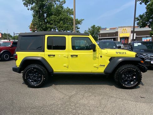 Used 2023 Jeep Wrangler Unlimited AWD/4WD image 2