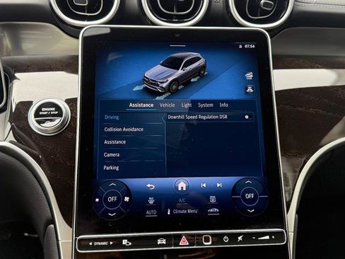 Used 2024 Mercedes-Benz GLC 300 4MATIC image 31