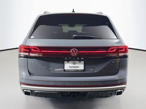 Used 2024 Volkswagen Atlas Peak Edition SE AWD/4WD image 6