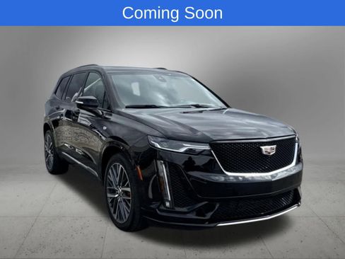 Used 2023 Cadillac XT6 Sport w/ Technology Package image 8