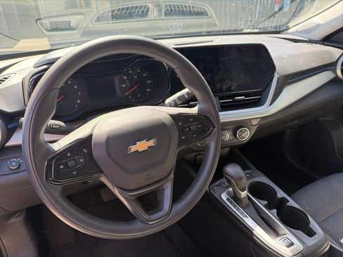 Certified 2024 Chevrolet Trax LS w/ LS Convenience Package image 5