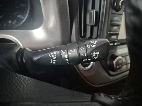 Used 2018 Toyota RAV4 XLE image 21