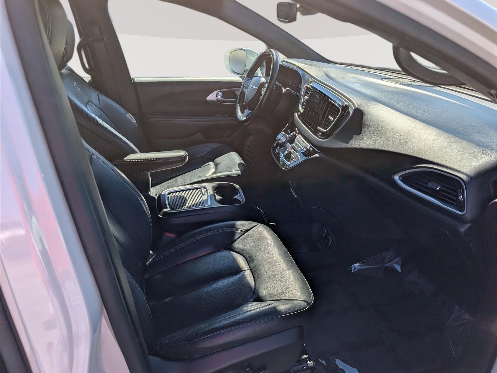 Used 2020 Chrysler Pacifica Touring-L Plus FWD image 10