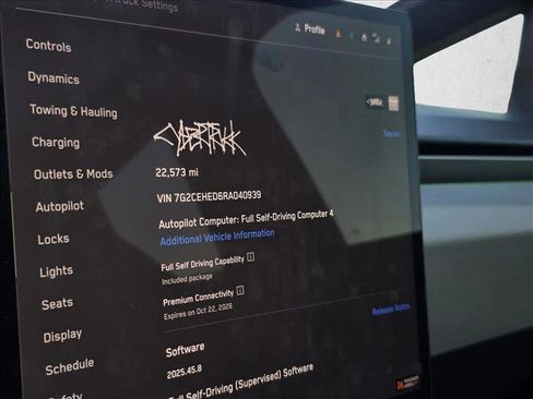 Used 2024 Tesla Cybertruck AWD Crew Cab image 24