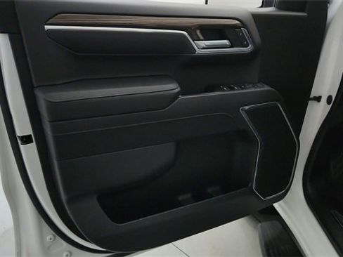 Used 2023 Chevrolet Silverado 1500 RST image 11