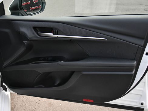 Used 2025 Toyota Camry SE image 44