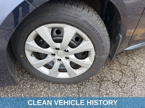 Used 2025 Toyota Corolla LE image 3