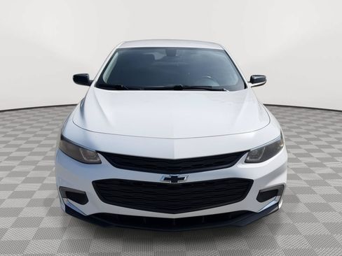 Used 2018 Chevrolet Malibu LT w/ Redline Edition FWD image 2