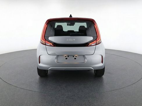 Used 2025 Kia Soul LX w/ LX Technology Package FWD image 7
