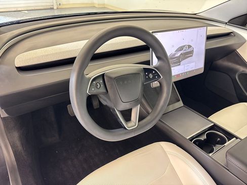 Used 2025 Tesla Model 3 Long Range image 4
