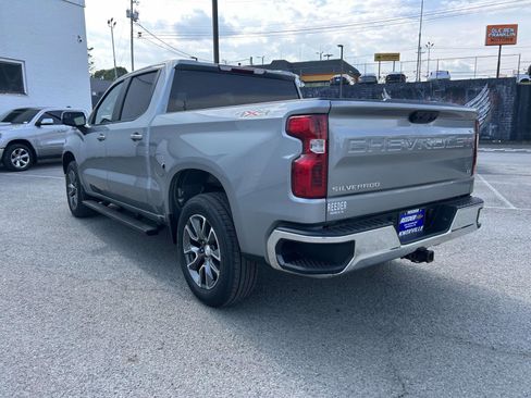 Used 2023 Chevrolet Silverado 1500 LT AWD/4WD image 5