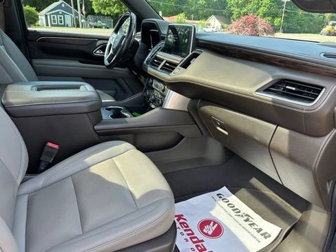 Used 2022 Chevrolet Tahoe LT w/ Luxury Package AWD/4WD image 13