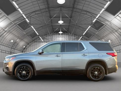 Used 2019 Chevrolet Traverse LS FWD image 4