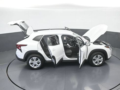 Used 2025 Chevrolet Trax LS FWD image 61