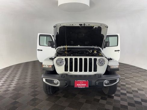 Used 2021 Jeep Gladiator Sport image 17