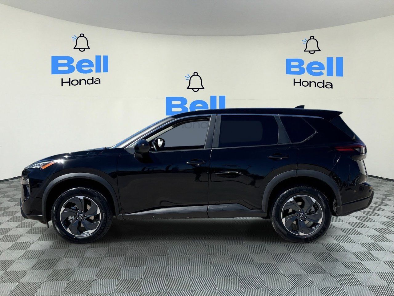 Used 2025 Nissan Rogue SV AWD/4WD image 2
