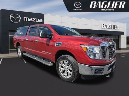 Used 2018 Nissan Titan SV w/ SV Convenience Package image 1