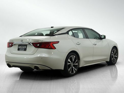 Used 2017 Nissan Maxima Platinum image 5