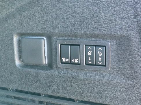 Used 2026 GMC Yukon Denali w/ Sun & Power Step Package AWD/4WD image 19