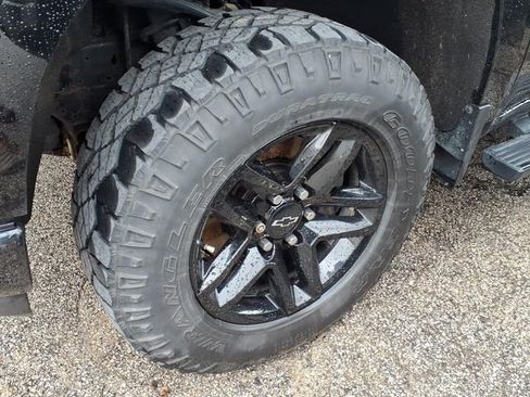 Used 2021 Chevrolet Silverado 1500 LT Trail Boss w/ Bed Protection Package image 4