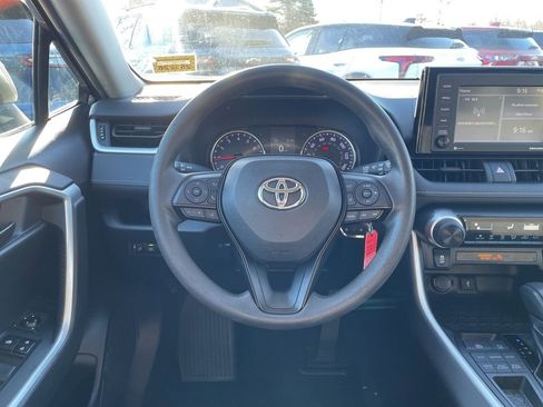 Used 2020 Toyota RAV4 LE image 12