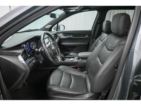 Used 2020 Cadillac XT6 Premium Luxury image 36