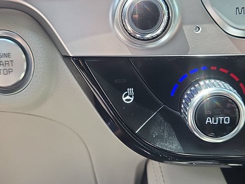 Certified 2023 Kia Telluride EX w/ EX Captain's Chair Package AWD/4WD image 19