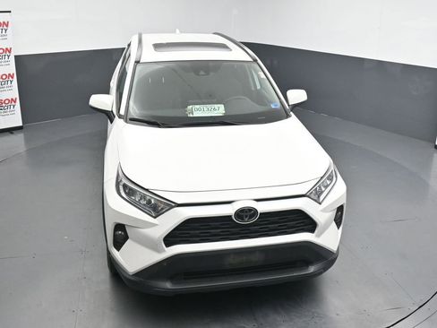 Used 2021 Toyota RAV4 XLE w/ Convenience Package AWD/4WD image 11