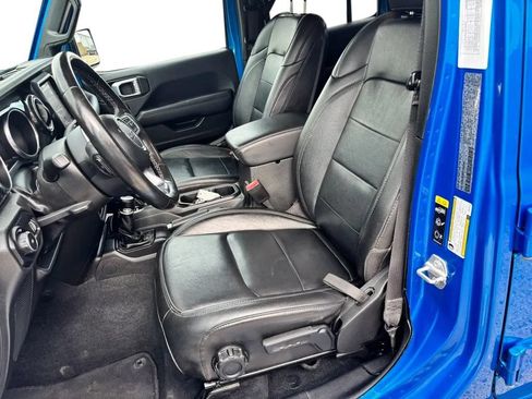 Used 2023 Jeep Wrangler Unlimited Sahara AWD/4WD image 22