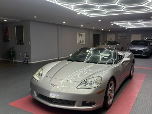 Used 2005 Chevrolet Corvette Convertible w/ Preferred Equipment Group RWD image 10
