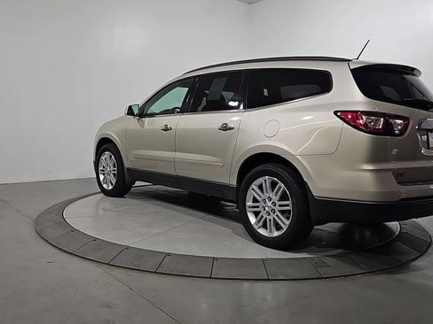 Used 2015 Chevrolet Traverse LT w/ Style and Technology Package FWD image 3