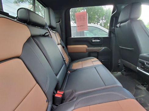Used 2022 Chevrolet Silverado 2500 High Country w/ Z71 Off-Road Package AWD/4WD image 6